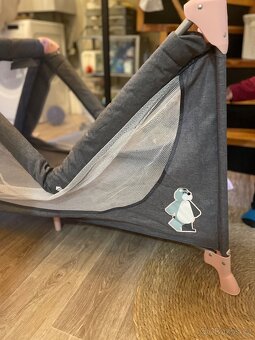 Kinderkraft postýlka cestovní Joy pink s doplňky - 5