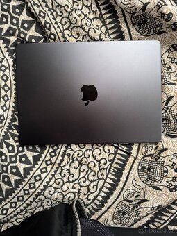 MacBook Pro 14" M4 PRO CZ 2024 Vesmírně černý - 5