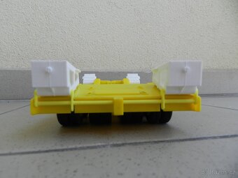 PODVALNÍK P32 - ITES r. 1980 - ČSSR - 5