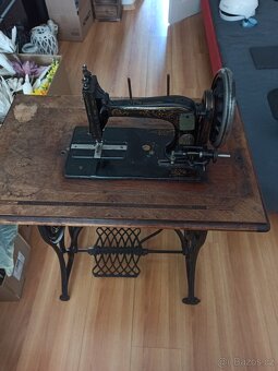 PRODÁM ŠICÍ STROJ - 5