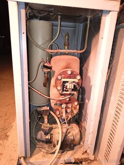 Průmyslový vyvíječ páry pro 2 žehličky 4 kW Global Holland - 5