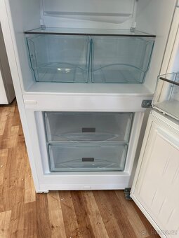 Lednice s mrazákem Miele (257) - 5