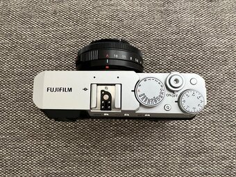 Fujifilm X-E4 - 5