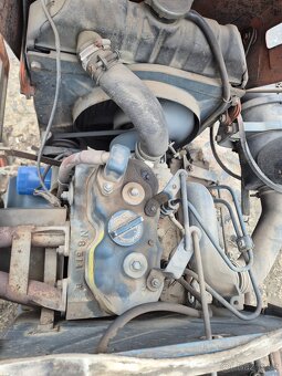 Prodám malotraktor Kubota B7000 - 5