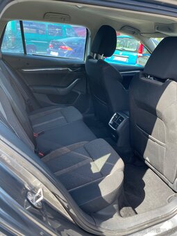 Škoda Octavia Scout 2.0TDi 110kW DSG 4x4 2022 - 5