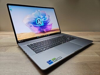 17" 165HZ DOTYKOVÝ_MSI CREATOR Z17HX_32GB_2TB_RTX 4070 8GB - 5