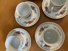 Malé porcelánové hrníčky s talířky - 5
