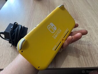 Nintendo Switch Lite Žluté - 5
