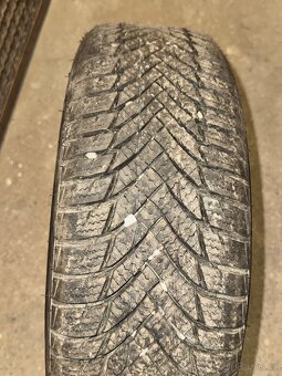 Prodám zimní pneu 165/60 R14 - 5