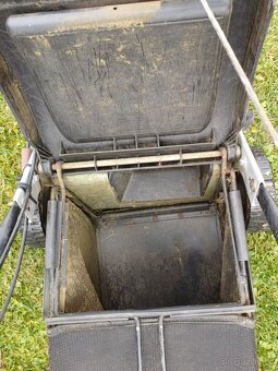 Prodám benzinovou sekačku honda - 5