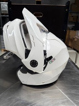 Výklopná helma Caberg M - 5