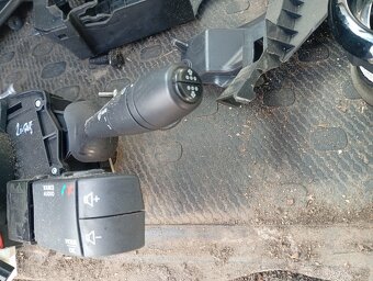 RENAULT TRAFIC 3, OPEL VIVARO B PÁČKY POD VOLANT S ESP - 5