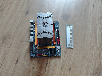 Základní deska X79 LGA2011 + Xeon E5-2620 + 16GB + chladič - 5