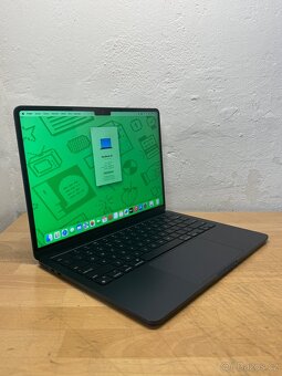 MacBook Air M3 2024 /16GB RAM/M3/512GB SSD/ Záruka - 5