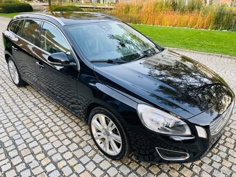 Volvo V60 2.4D5 5-VÁLEC MANUÁL VÝHŘEV KAMERA TAŽNÉ SERVISKA - 5
