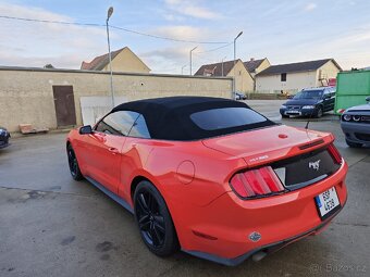 Ford Mustang cabrio - 5