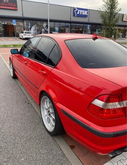 BMW e46 sedan 330i M-paket 2 Hellrot (2000) - 5