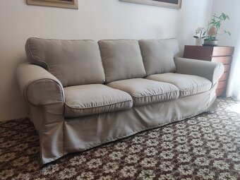 3 místná pohovka a taburet - 5
