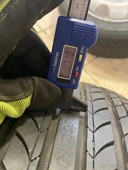 Kompletní sada 5x120 Volkswagen T5 T6 235/55 R17 letní - 5