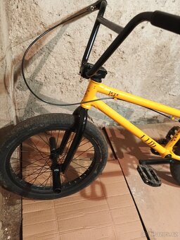 Prodám bmx kolo žluté - 5