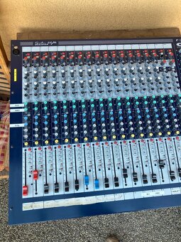 Mixážní pult Soundcraft GB2-16CH - 5