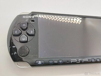 PSP 3000 Piano black - 5