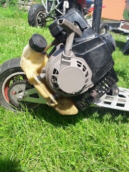 Prodám benzinovou koloběžku X-Scooters 09 MAX 70 ccm - 5