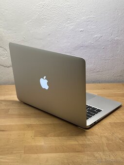 MacBook Air 13" 2017 /8GB RAM/Intel i5/256GB SSD/ Záruka - 5
