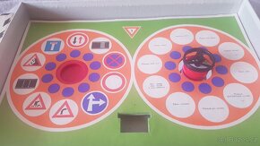 Retro hra Autoškola s volantem nebo Hra do kříže - 5