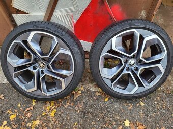 19" letní Škoda Octavia IV RS ALTAIR original 225/40/19 6mm - 5