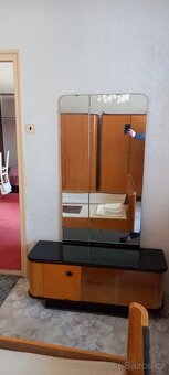 Starožitný  nábytek - 5