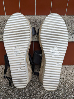 Dámské sandály/espadrilky s podpatkem vel. 40 značky Bonprix - 5