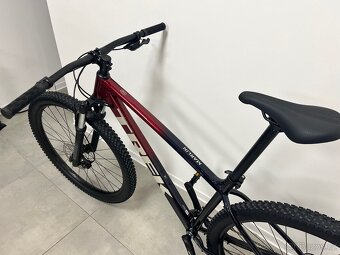 Trek Marlin 6 Rage Red - 5