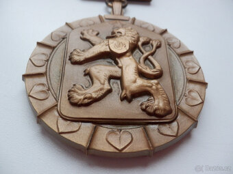 Medaile ČSSR s orig. stuhou - 5