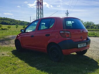 Toyota Yaris 1.0 - 5