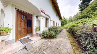 Velkorysé hospodářské stavení v překrásné přírodě - 5