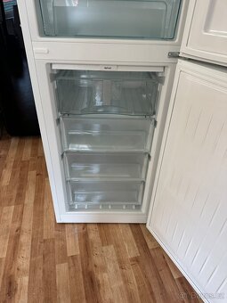 Lednice s mrazákem Liebherr (218) - 5