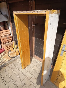 Dřevěné palubkové dveře zateplené, levé - 5