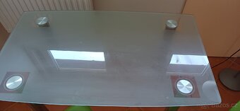 Jídelní stůl - 5