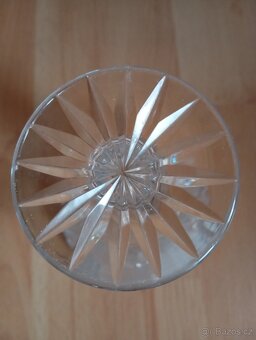 Skleněná broušená váza - 5