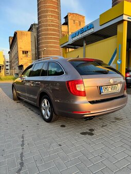 Škoda Superb 2 2.0 TDI 103 kw 6 kvalt rv. 2010 - 5