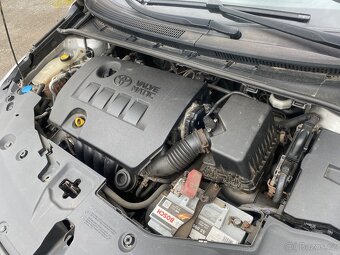 Avensis 1,6i 2011- - 5