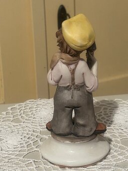 Vintage CAPODIMONTE Porcelánová Figurka – „Mechanik“ – - 5