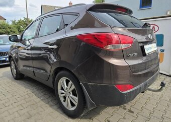 Hyundai ix35 2.0-4x4-TAŽNÉ 2t-POLOKŮŽE - 5