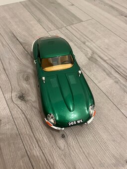Bburago 1:24 Jaguar E type 1961 - 5