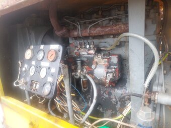 Prodam kompresor s motorem Zetor 6901 - 5
