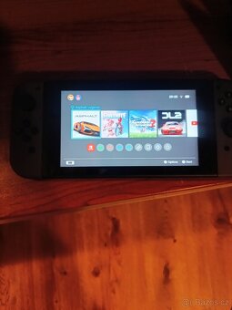 prodám Nintendo switch V2 - 5