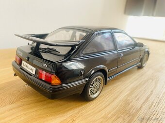 Ford Sierra RS Cosworth 1:18 AUTOart Millennium - 5