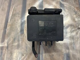 ABS 1.6 TDI 77kW 5Q0614517Q / 5Q0907379R - 5