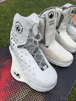Prodám wakeboard a vázáni - 5